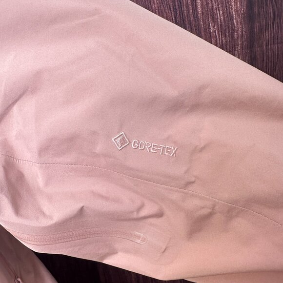 Arc'teryx Beta Series Beta LT Jacket Hardshell Jacket, Size M - Picture 5 of 10